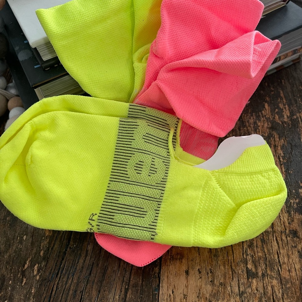 SOLD OUT on All! NWT lululemon Power Tab Socks 3pack in size Med and additional - Picture 4 of 14